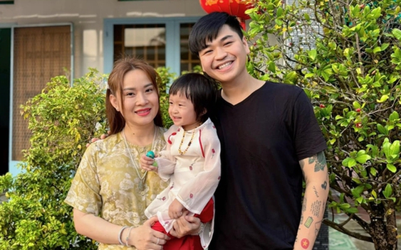 Cuộc sống viên mãn của nam nghệ sĩ Việt lấy vợ hơn 8 tuổi, có 2 con riêng