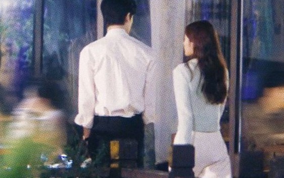 Ly hôn giả nhưng không dứt được tình, sau nhiều năm không danh phận, người vợ chết lặng khi nghe 1 lời nói từ chồng