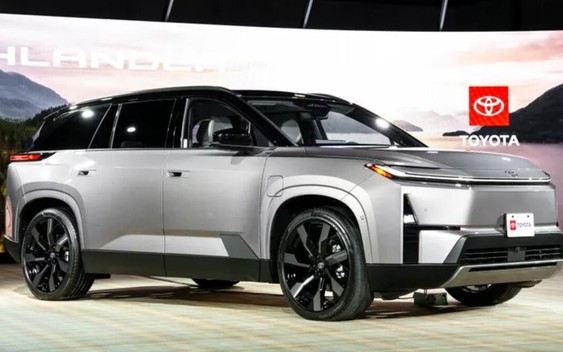 Toyota Highlander 2027 khai tử bản xăng