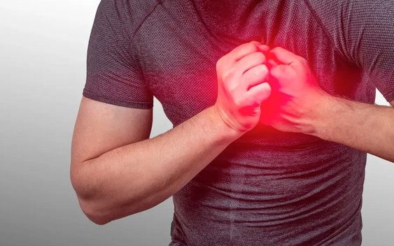 Mạch máu chính nuôi tim người đàn ông tắc tới 99%: Bác sĩ chỉ đích danh nguyên nhân