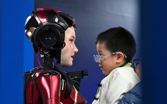 Nếu robot Trung Quốc được gọi bằng chữ "kinh ngạc", Mỹ là "ấn tượng" thì của Nga sẽ gọi bằng từ đặc biệt này