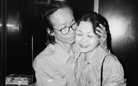 Khánh Ly nói thẳng lý do được Trịnh Công Sơn thương: "Tôi là người tuyệt đối vâng lời, bảo hát là hát"