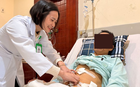 Chỉ có 2 dấu hiệu, người đàn ông phát hiện cùng lúc 2 bệnh ung thư