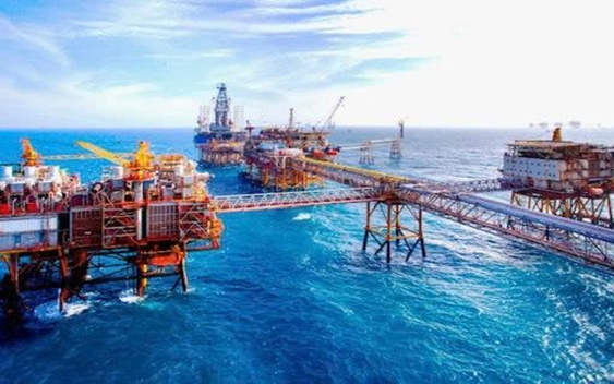 Thủ tướng lập tức điện đàm với nhà cung cấp dầu thô lớn nhất cho Việt Nam