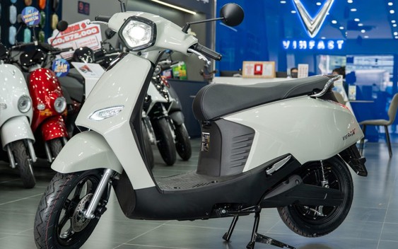 Top 5 xe máy điện đáng mua nhất, ngang giá Honda Vision: Có xe đi hơn 260 km/sạc