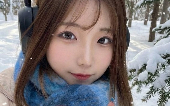 Hot girl gợi cảm giải nghệ, biến mất một năm để đi làm nhân viên văn phòng và cái kết đắng cay