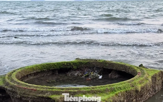 Xác xe tăng bất ngờ trồi lên ở biển Quy Nhơn