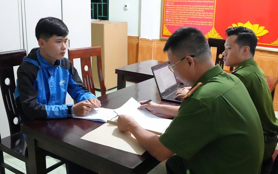 Công an làm việc với shipper Nguyễn Đình Hảo về số tiền 7,5 triệu đồng