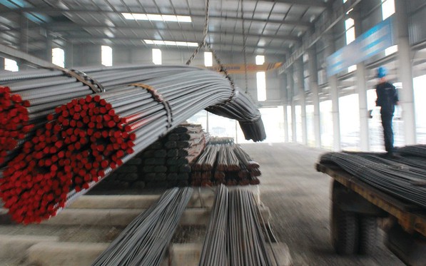 Liên tục rót tiền "bắt đáy" cổ phiếu, một doanh nghiệp tạm lỗ 40%