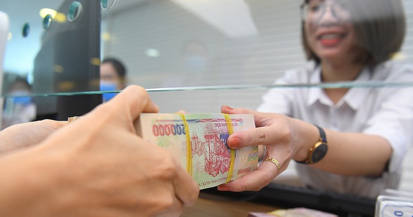 PVCombank yêu cầu F0 đang cách ly cầm sổ tiết kiệm ra quầy rút tiền, Ngân hàng nhà nước can thiệp ngay