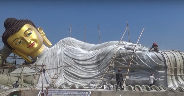 Close-up of India’s largest reclining Buddha at Bodh Gaya