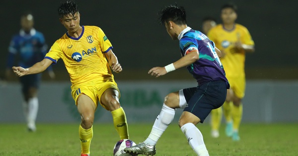 Mr. Park receives bad news from his favorite student;  The “giant” V.League has an incredible display of power