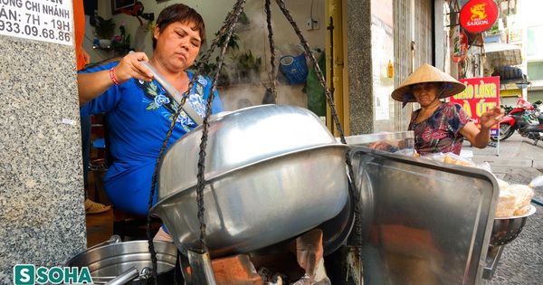 Ut Heart Porridge restaurant for 80 years still retains its taste, cooked in a pot made of 2 aluminum pots