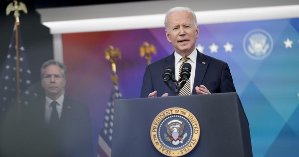 President Biden announced “unprecedented” aid to Ukraine after a request from Mr. Zelensky