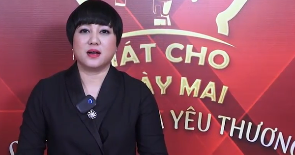 Ca sĩ Ngọc Linh: Mẹ khóc nhiều vì tôi 2 lần cạo đầu trị ung thư nhưng vẫn đi chống dịch