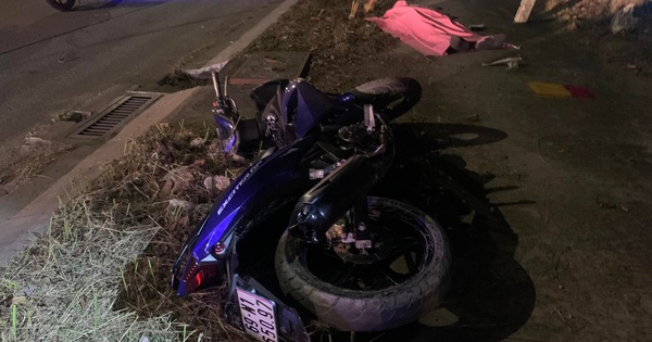 A young man died unexpectedly on the sidewalk