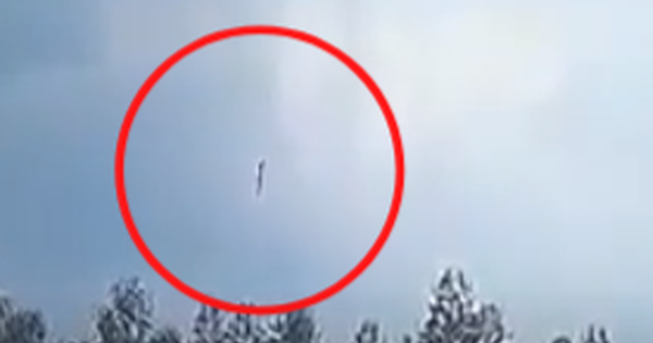 Terrifying moment when a Chinese plane carrying 132 people plummeted down the mountain in just a few seconds