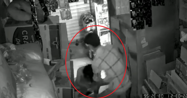 Horrifying clip of a knife-wielding object attacking a woman in a grocery store at 3 am