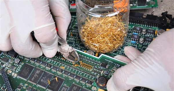 Separation of gold and precious metals from e-waste