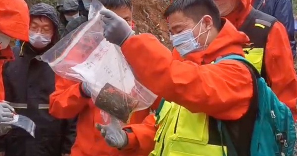 How will the black box of the plane that crashed in China be handled?