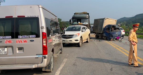 Accident on Noi Bai Expressway