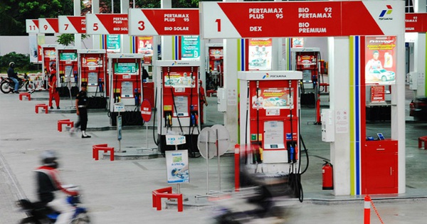 Neighbors are about to double the price of gasoline but still quite cheaper than Vietnam