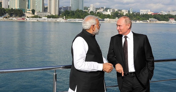 Why is India not willing to “leave the arms” of Russia to come to the US?