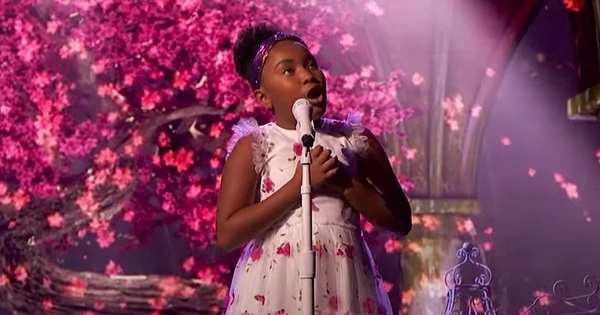 Portrait of a 7-year-old girl who can sing in 7 languages, setting a record for the youngest opera singer in the world