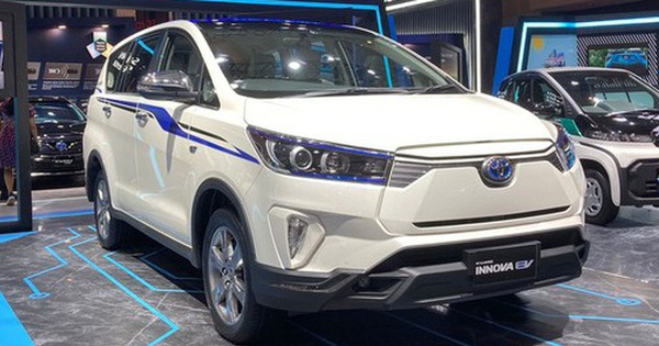 Electric Toyota Innova suddenly appeared