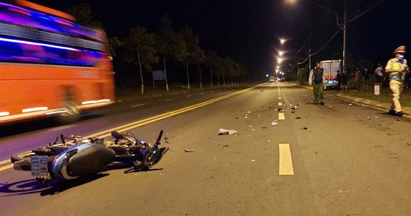 Collision between two motorbikes, two people died