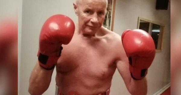 Boxer “grandfather” becomes Muay champion at the age of 60