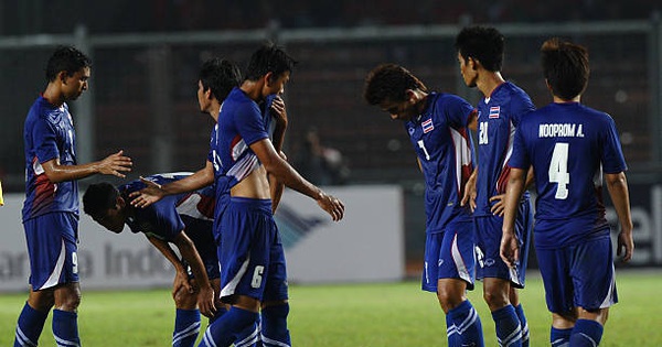 Bunmathan received 2 red cards in 3 days, Thailand sank into the abyss at SEA Games