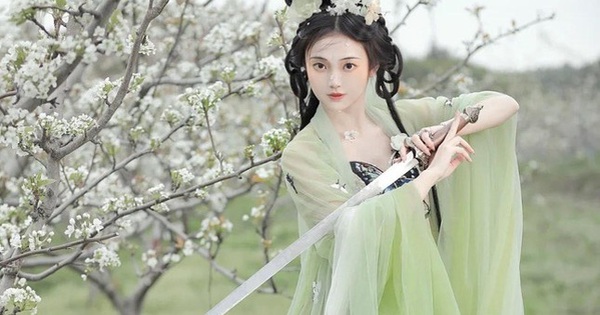 The queen is a beauty who is good at martial arts, she is very good at fighting the enemy, but her fate is very tragic