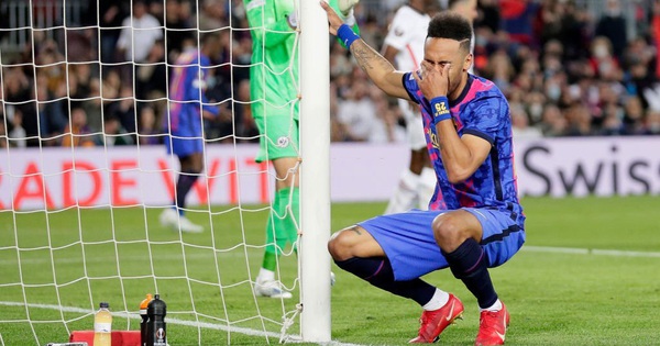 Barcelona collapsed at home, bowing to leave the “second division” league