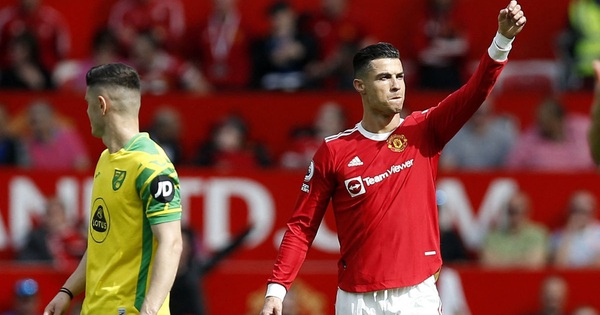 Ronaldo scored a top hat-trick, Man United lit up hopes of winning tickets to the Champions League