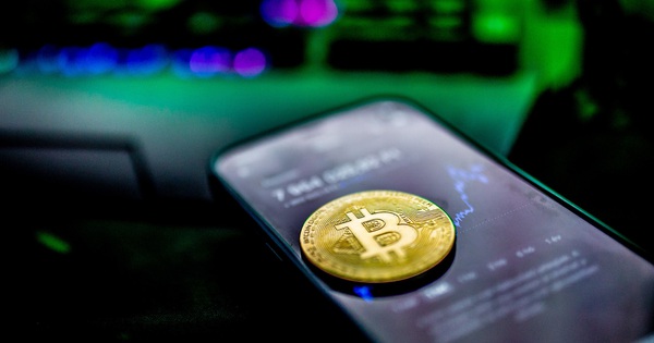 Experts point out the risk that billions of smartphone users may lose all of their cryptocurrency