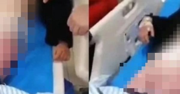 Daughter was beaten by her mother with a clothes hook and was hospitalized, people were angry when they found out the reason