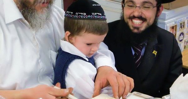 The unique Jewish parenting secret from birth makes everyone respect
