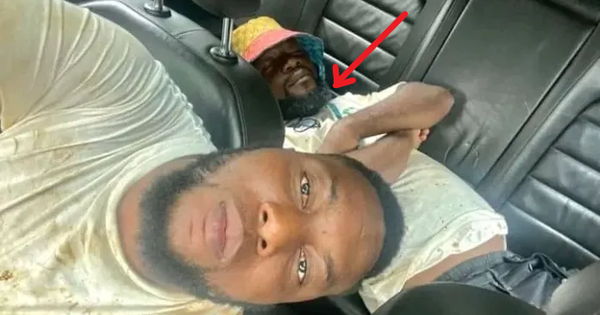 Drunk and fell asleep in the car, woke up and looked out, the two guys could only cry