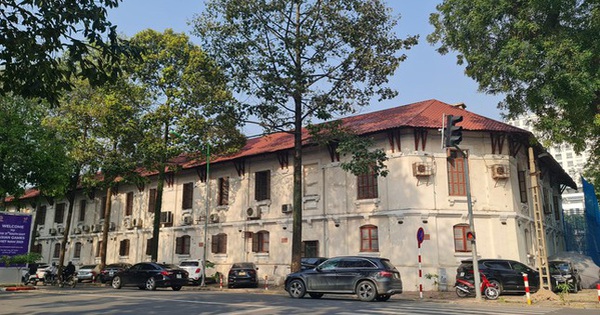 The Secretary of Hanoi asked to immediately stop the demolition of the 100-year-old building at 61 Tran Phu