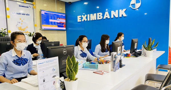 The State Bank asked Eximbank to explain to shareholders the sale of Sacombank’s STB shares below the minimum price of 13,000 VND/share.