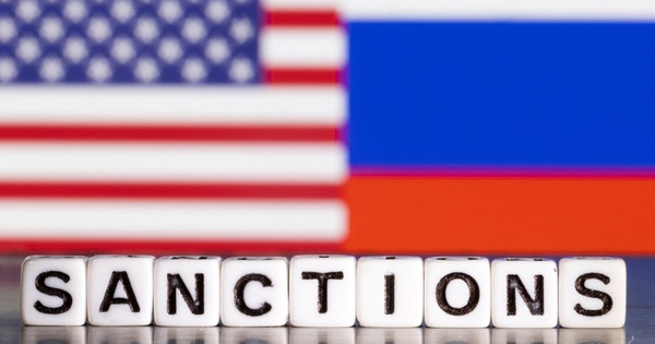 How do US and Western sanctions affect Russia?