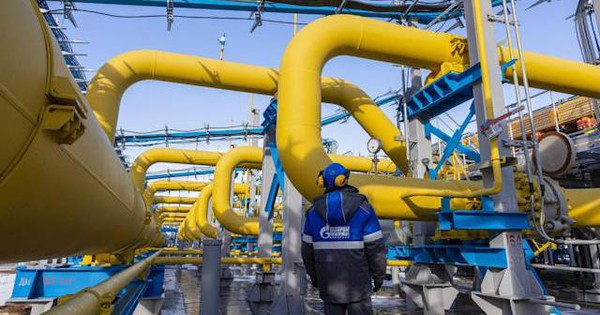 Russia continues to export gas to Europe through Ukraine