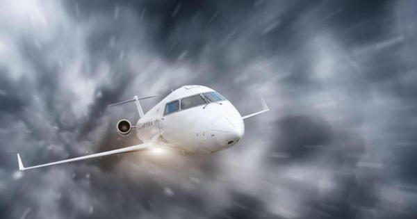 How do jet engines work in heavy rain and ice?