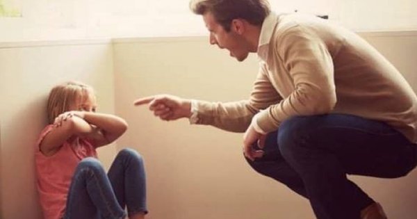 Types of “toxic” fathers negatively affect their children