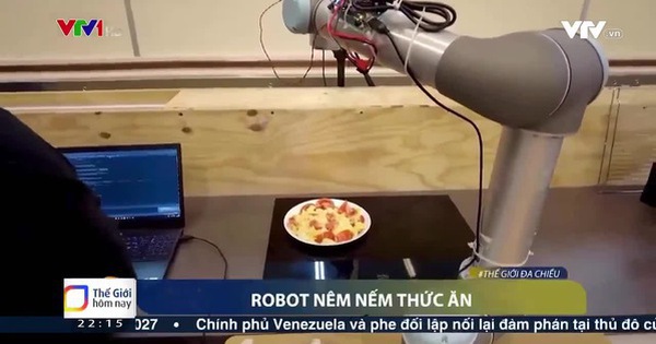 Robots can season food