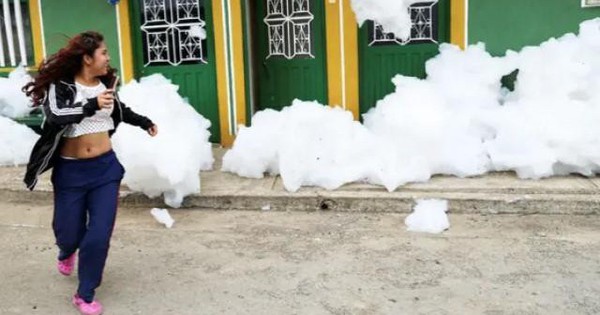 Stinky foam fills town, residents flee in panic, officials warn ‘hot’