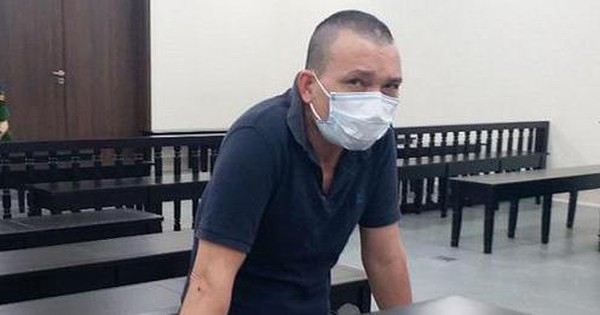 Wanted for murder in Thanh Hoa, escaped to Hanoi, stabbed the taxi driver with a knife