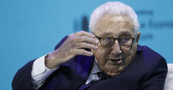 Former US Secretary of State Kissinger said Ukraine should cede land to Russia