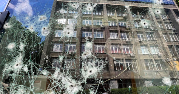 Ukraine says Russia attacks heavily to win important city